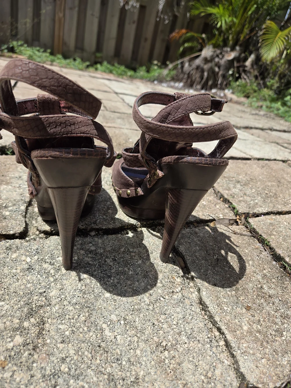 Steve Madden Brown Embellished Leather Platform Sandal Size 7 RARE Festival Shoe